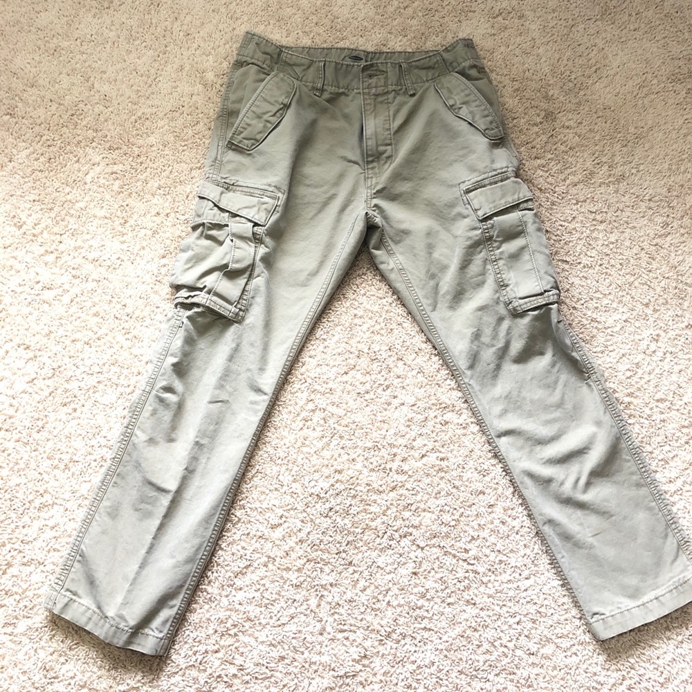 Men’s Old Navy cargo pants
